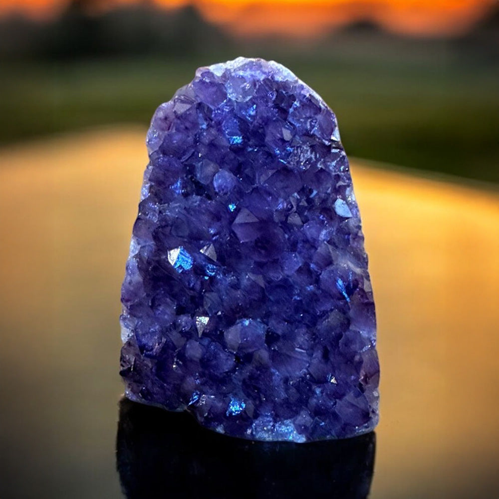 Großer Amethyststein 💎 Majestätische Schönheit der Natur